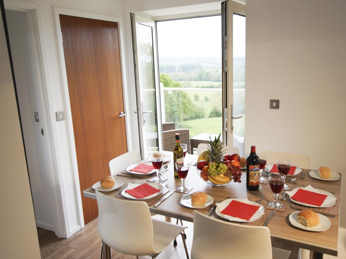 Beautiful Cotswold View Apartment Bourton-on-the-Water Екстериор снимка