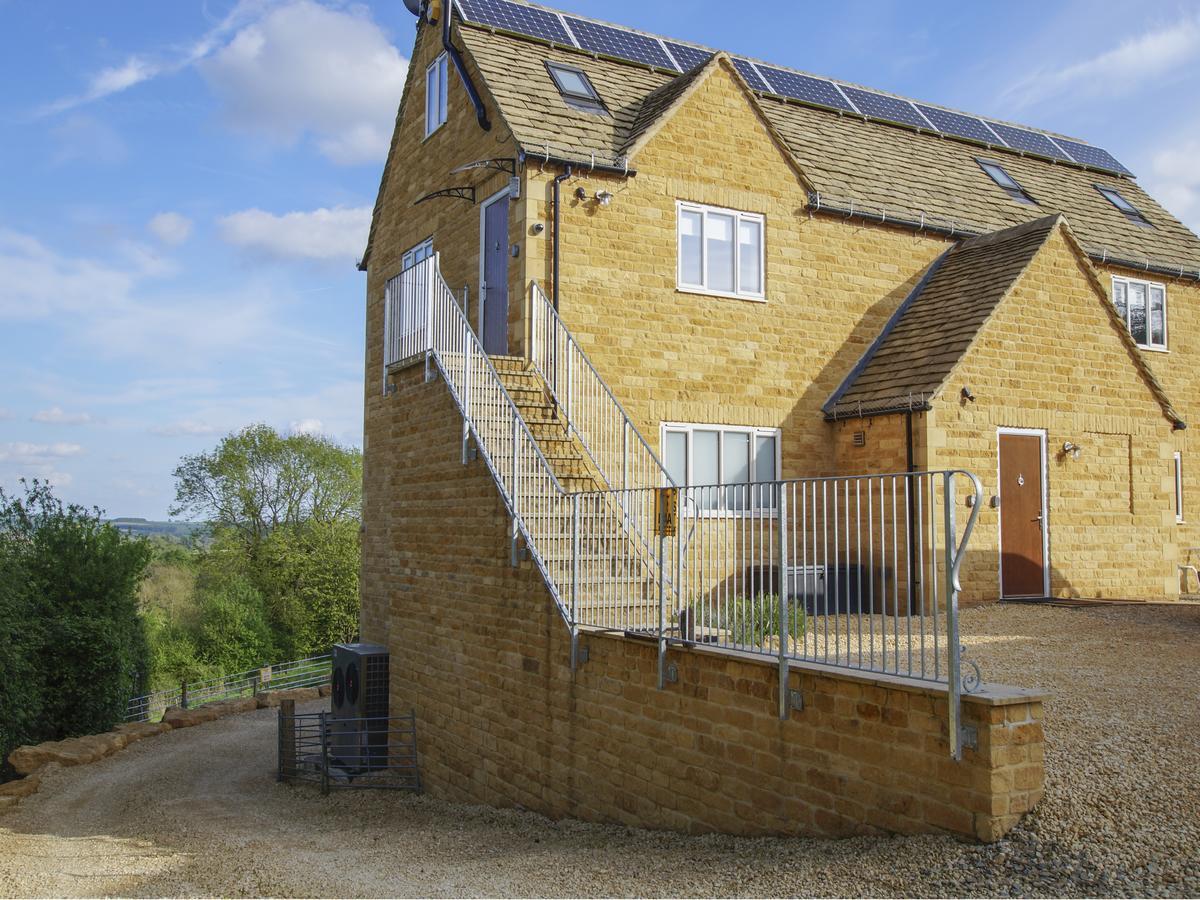 Beautiful Cotswold View Apartment Bourton-on-the-Water Екстериор снимка